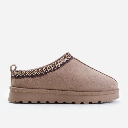 Matalan ¿Dónde está eso de botas tipo pantuflas con forro de piel de gamuza sintética?